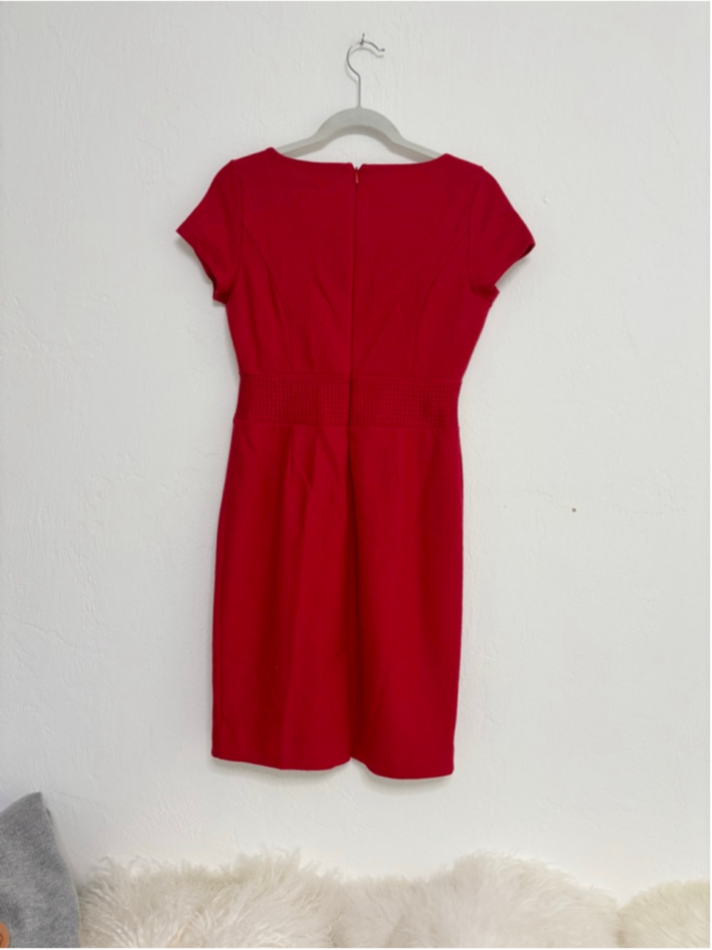 Women's Banana Republic Red Short Sleeve Dress Size 4 Wool - Picture 2 of 10